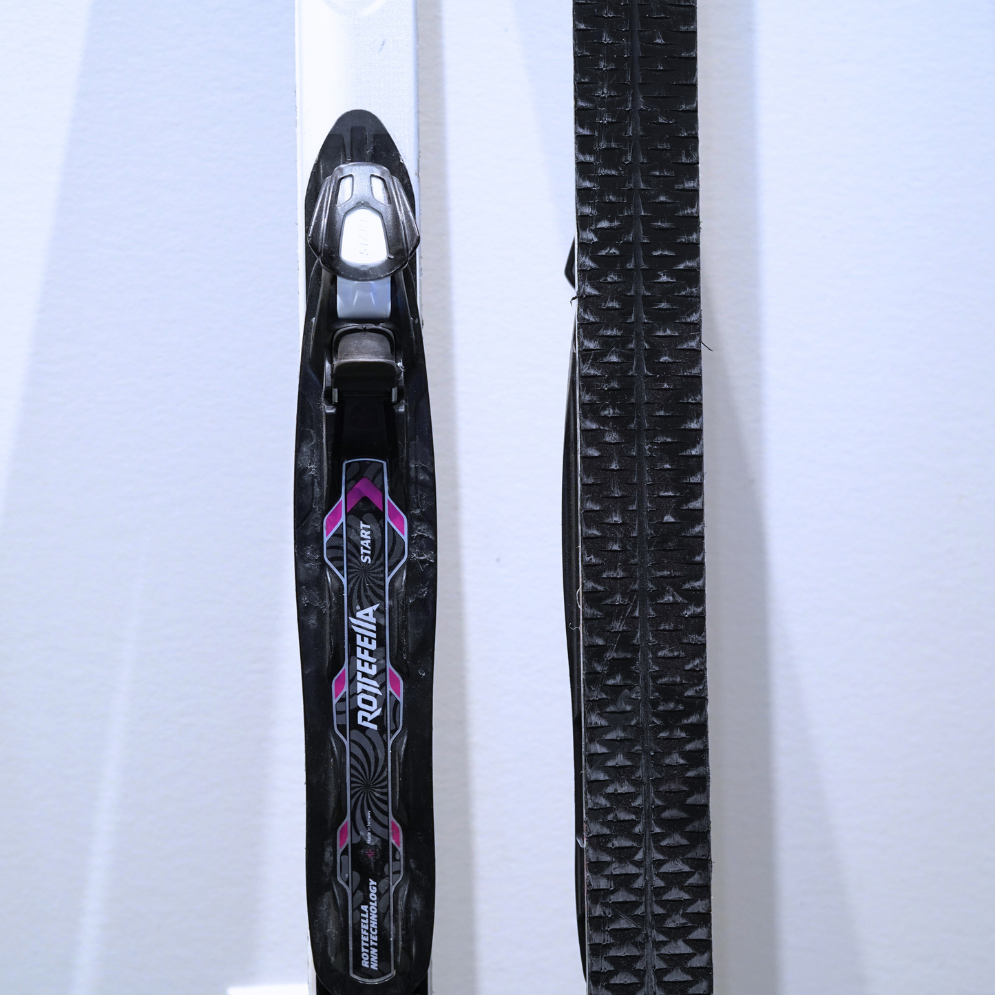 Rossignol XTour Venture Waxless XC Skis With NNN Bindings