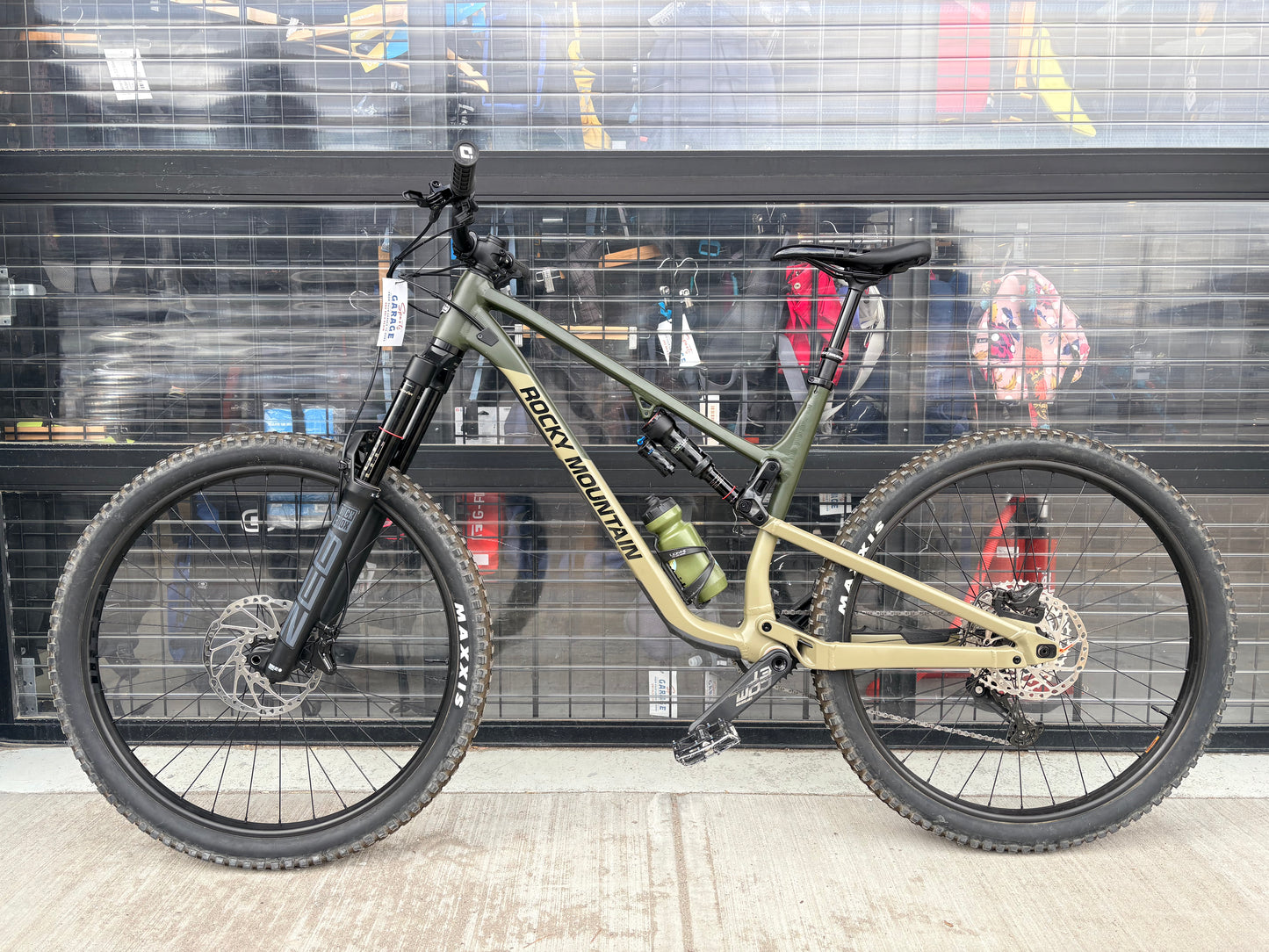 Rocky Mountain Altitude Full-Suspension Mountain Bike