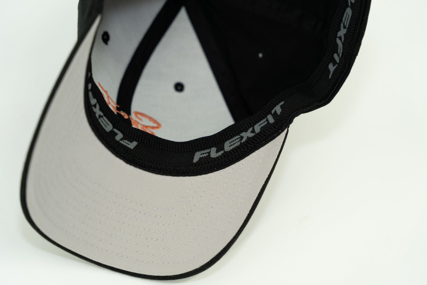 Sports Garage Flexfit - V-Flex Twill Cap