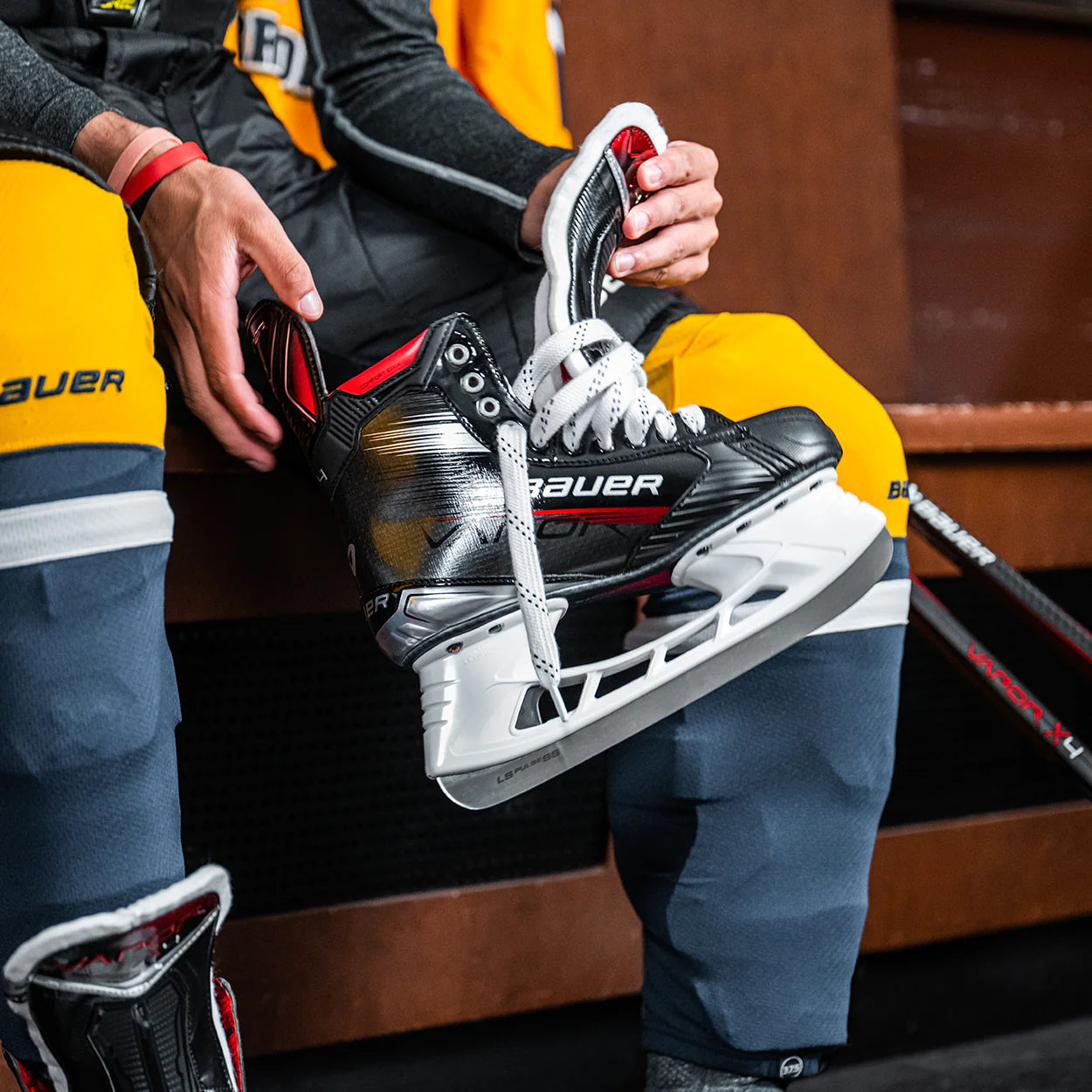 Bauer Vapor X4 Senior Hockey Skates