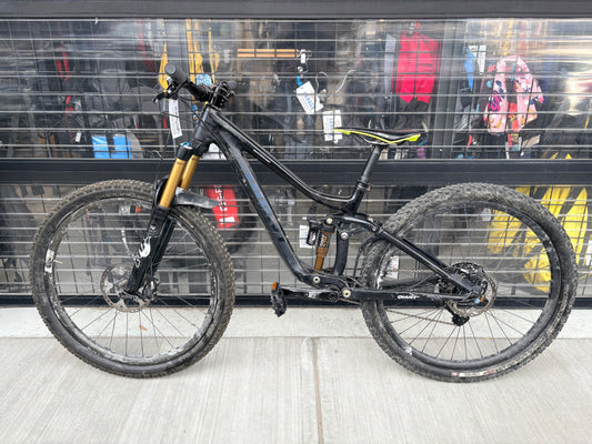 Giant Advanced Mountain Bike