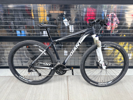 Giant XTC 29 Hardtail Mountain Bike
