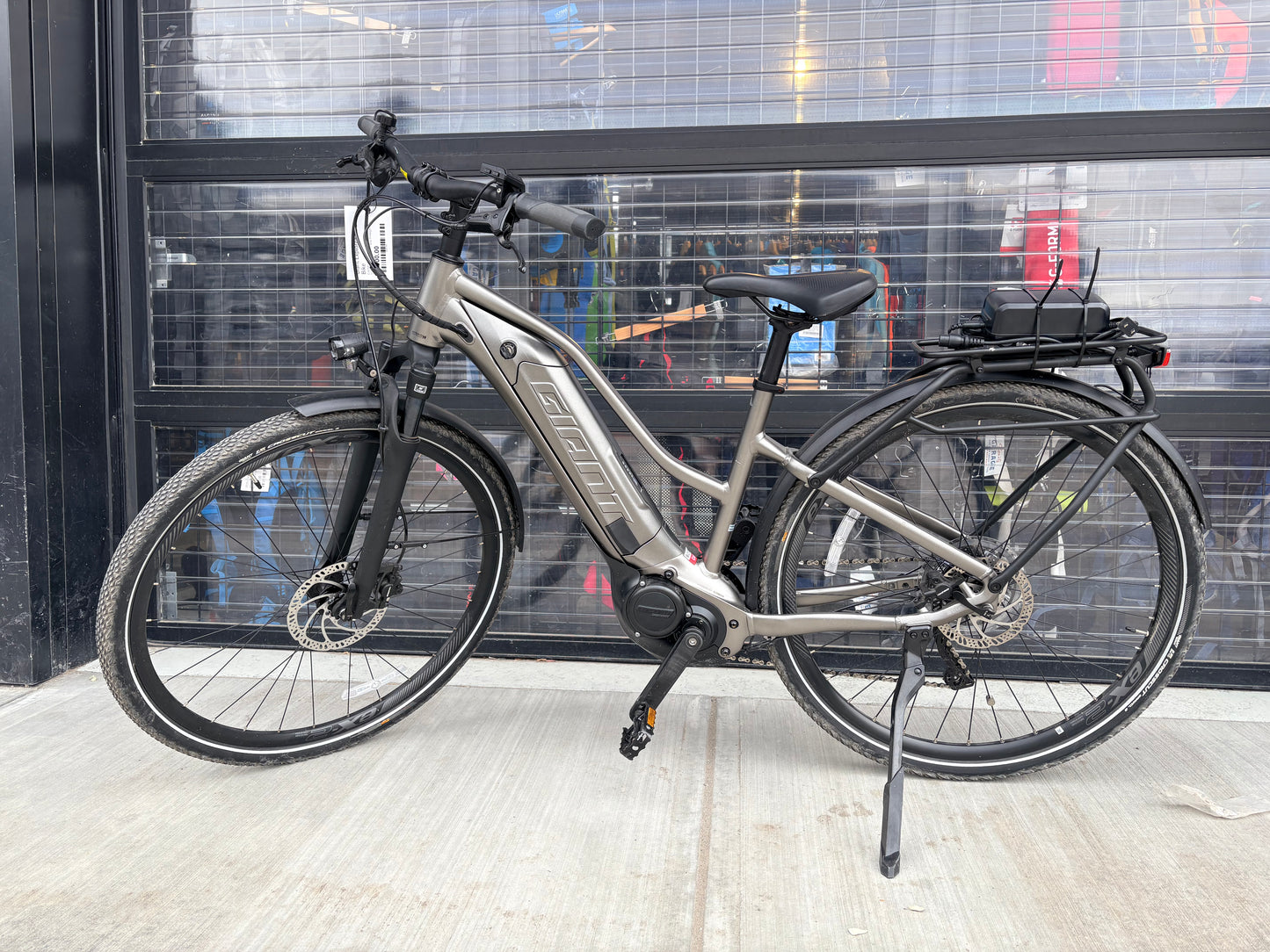 Giant Explore+ 3 S E-Bike