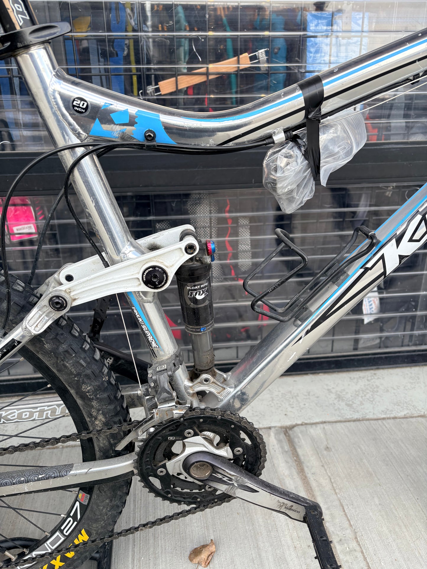 Kona Dawg Primo With Pump, Bottle Cage, and Tool Pouch