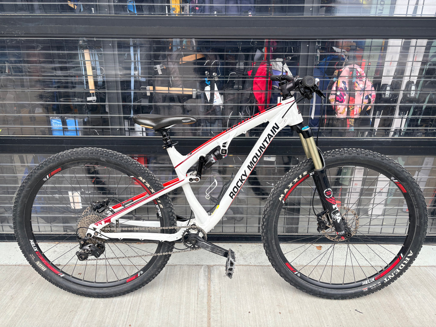 Rocky Mountain Instinct Full Suspension Mountain Bike