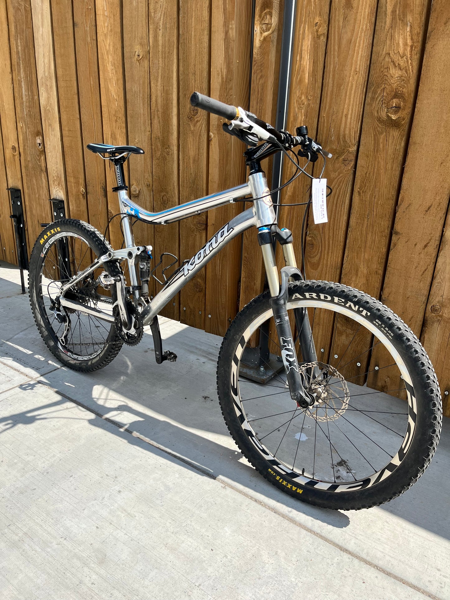 Kona Tanuki Supreme 2012 Full Suspension MTB